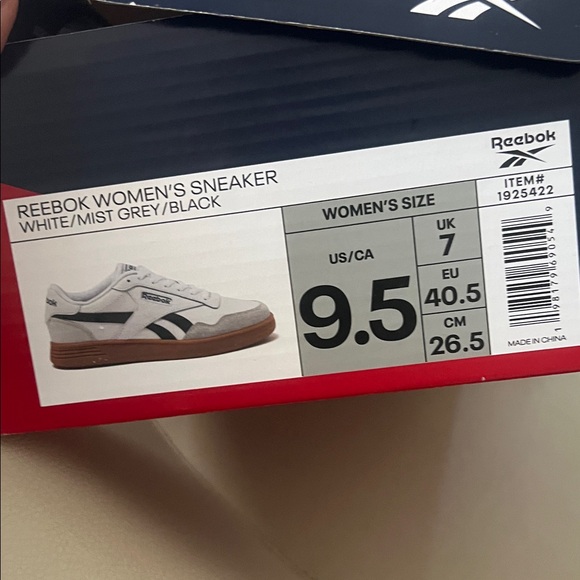 NEW!! Reebok Women's White/Mist Grey/Black classic ,Sneakers in Size 9.5 - Picture 14 of 15